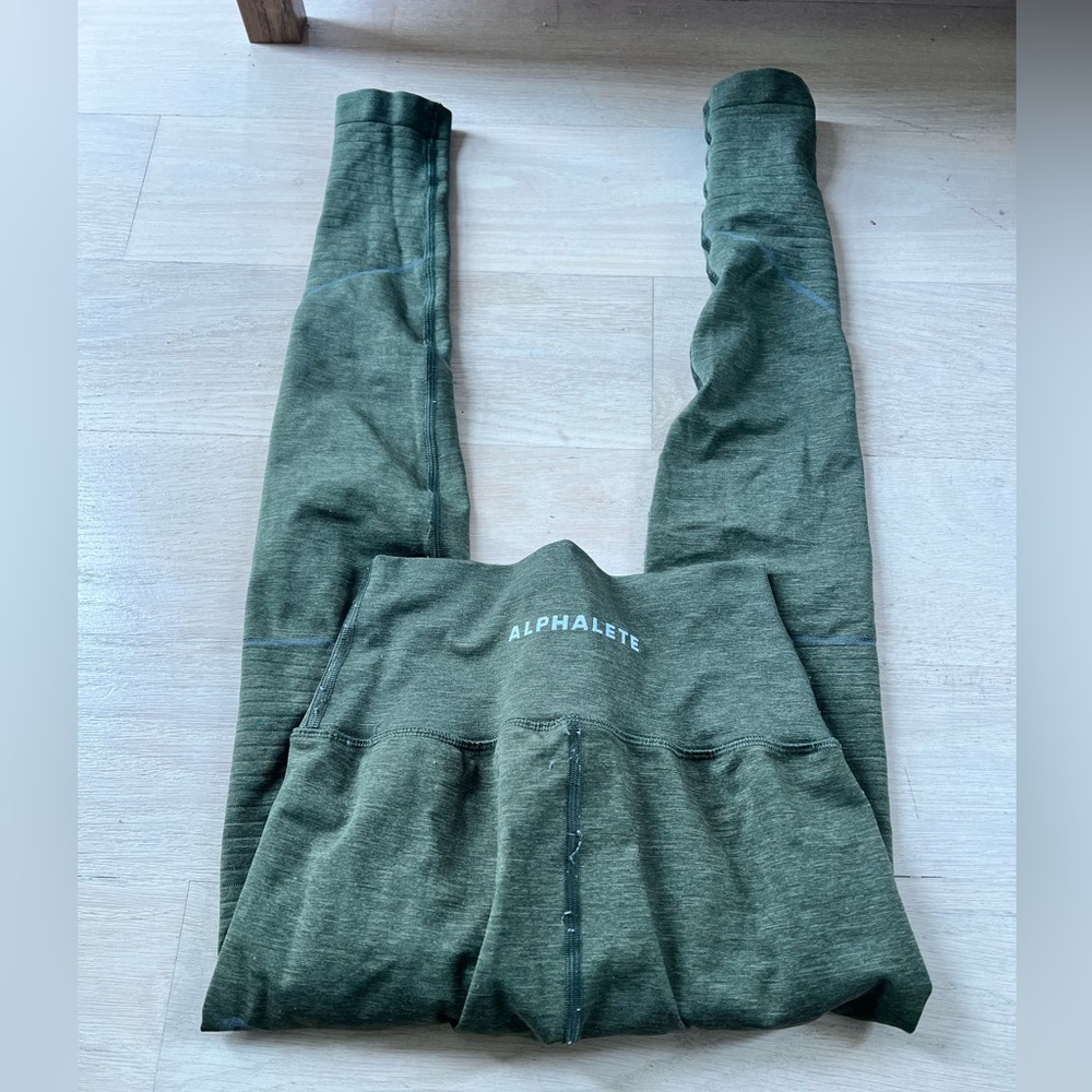 Alphalete revival leggings size small